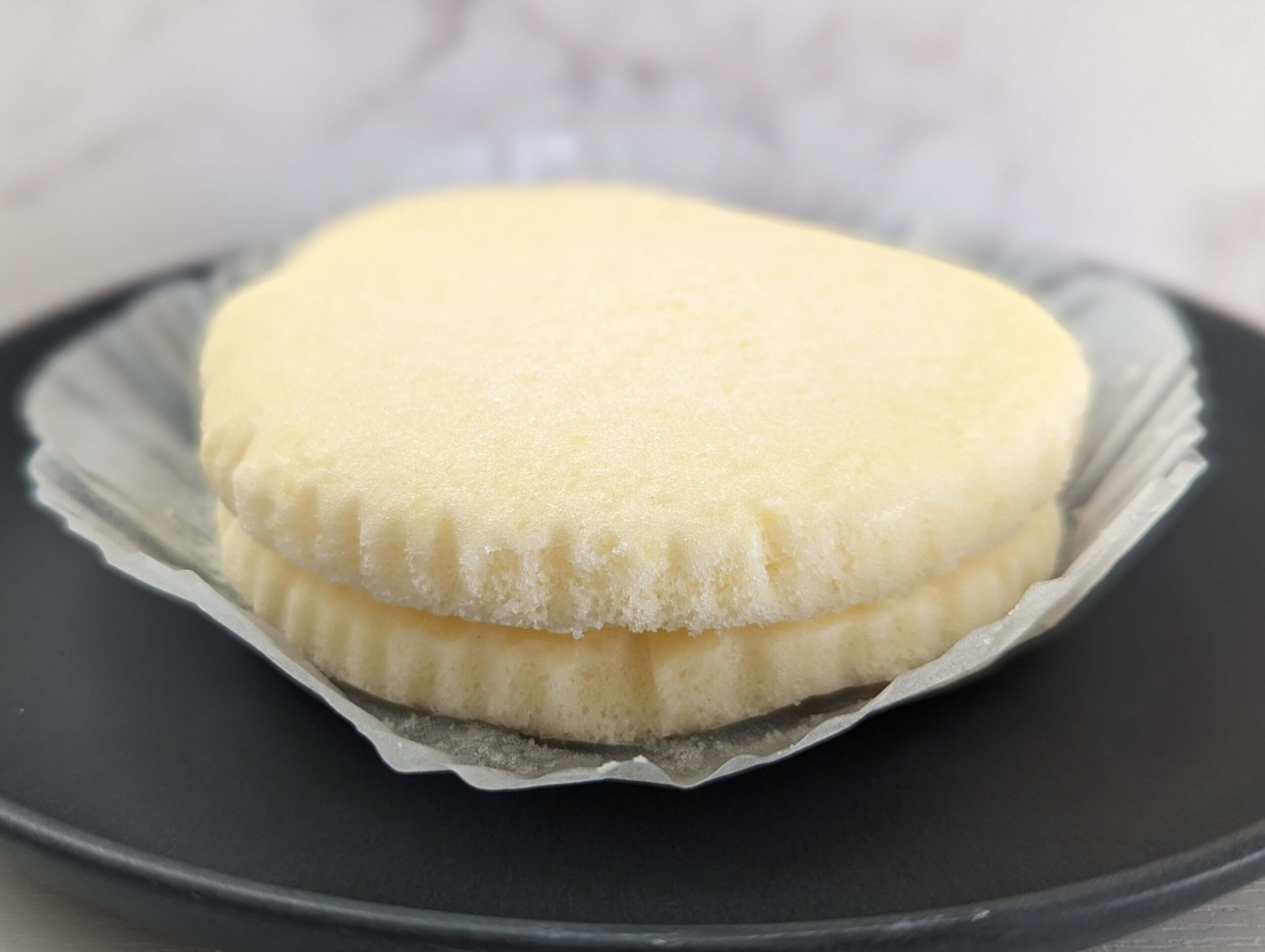 山崎製パン・ローソンストア100「チーズ蒸しケーキサンド マスカルポーネクリーム」2024年3月8日