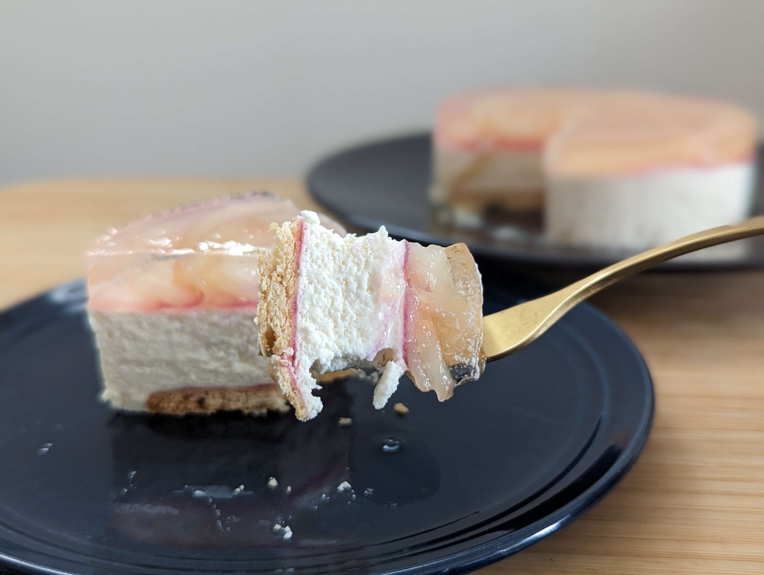 フロム蔵王「桃のレアチーズケーキ」の写真