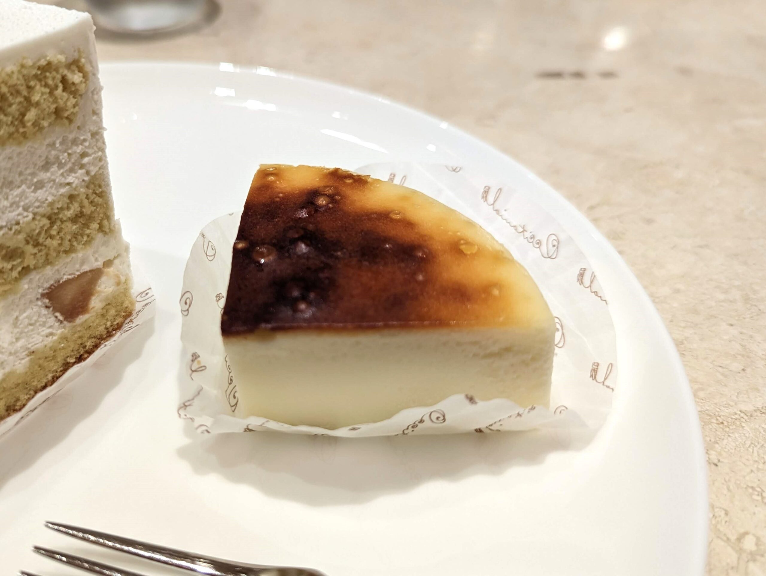 水天宮前「オクシタニアル」のチーズケーキ