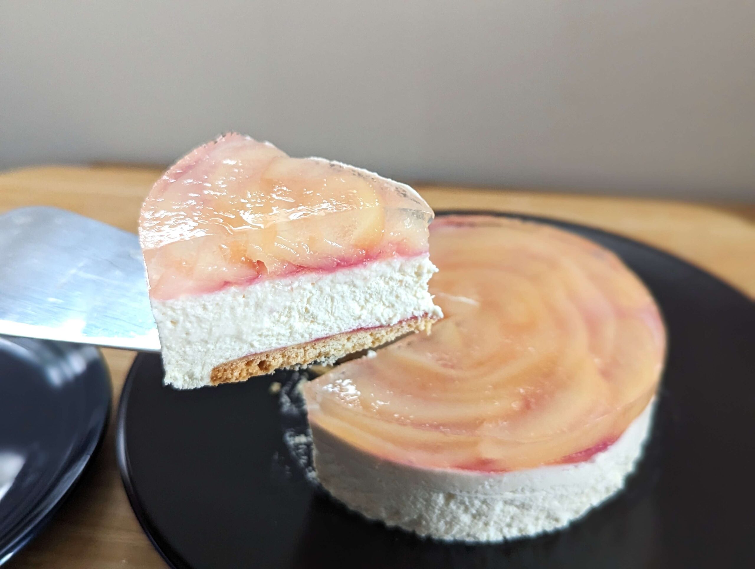 フロム蔵王「桃のレアチーズケーキ」の写真 (7)