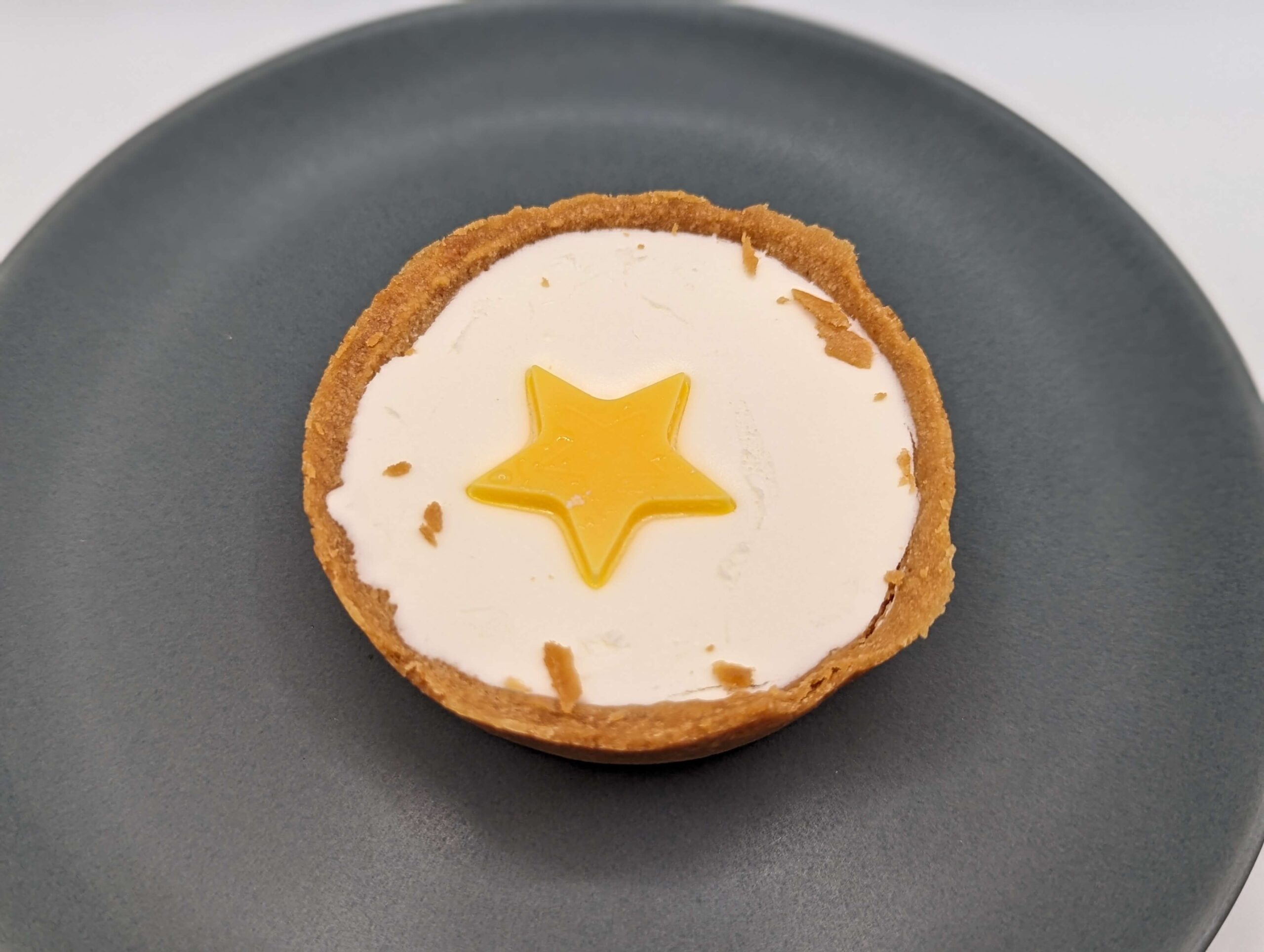 ローソンストア100（山崎製パン）の「星型チョコのダブルチーズタルト」 (9)