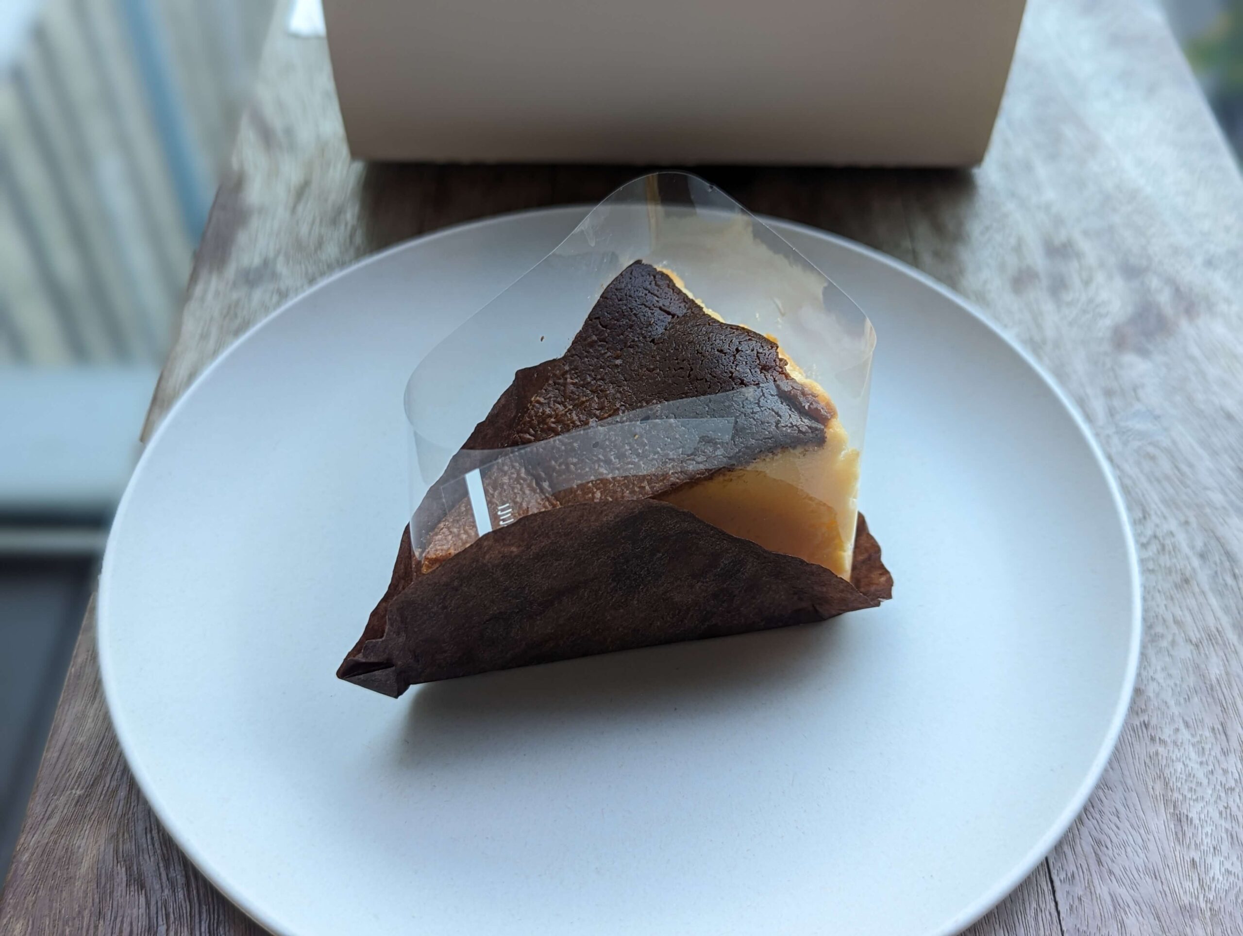 中野「ソワメーム」のバスクチーズケーキ