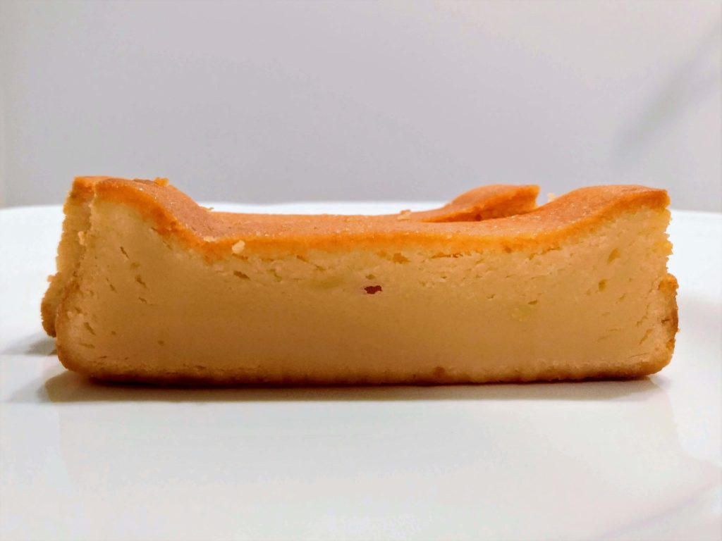 【ファミリーマート】CHI-ZU CAKE（チーズケーキ）　写真 (12)