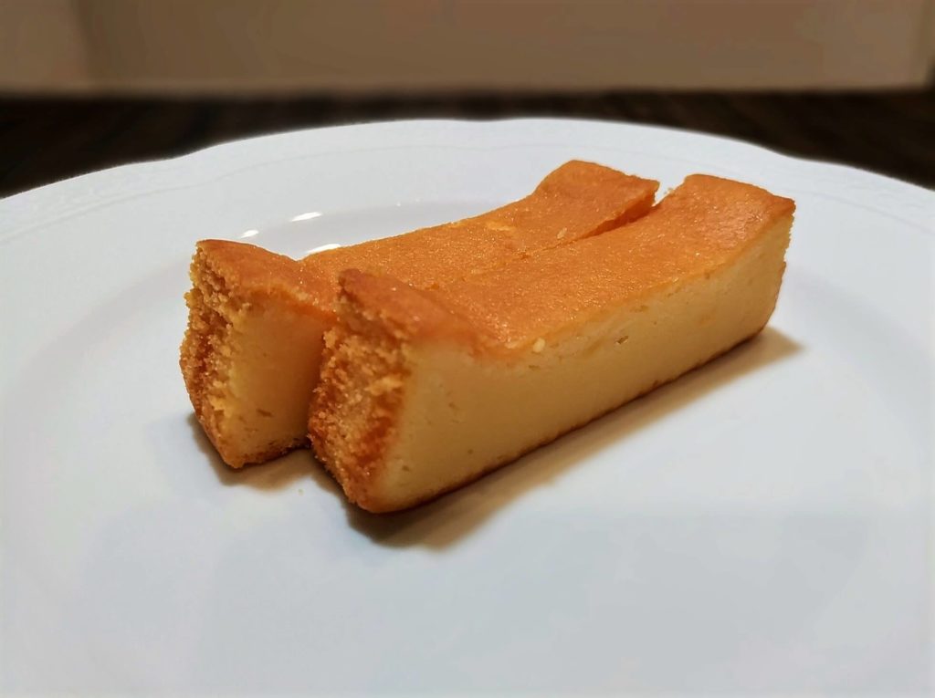 【ファミリーマート】CHI-ZU CAKE（チーズケーキ）　写真 (8)