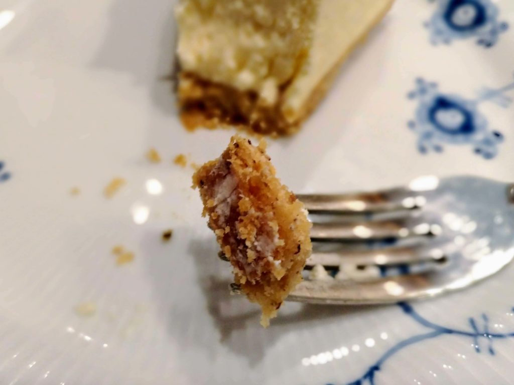 椿屋カフェ　プラチナレアチーズケーキ (1)