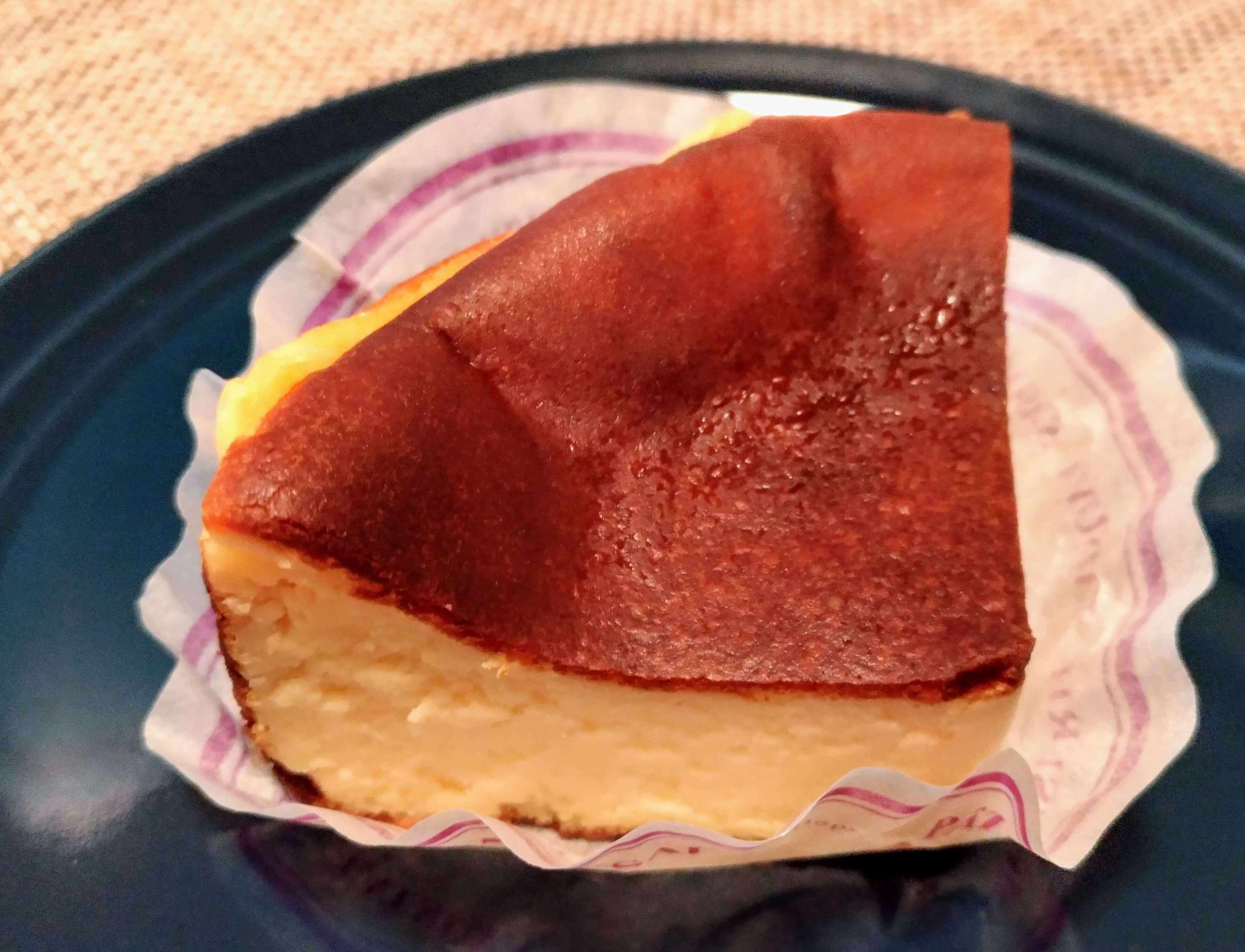 パティスリー　タツヤササキ (2)　バスクチーズケーキ