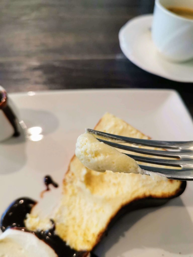 新宿　サーティーンカフェ (13)バスクチーズケーキ