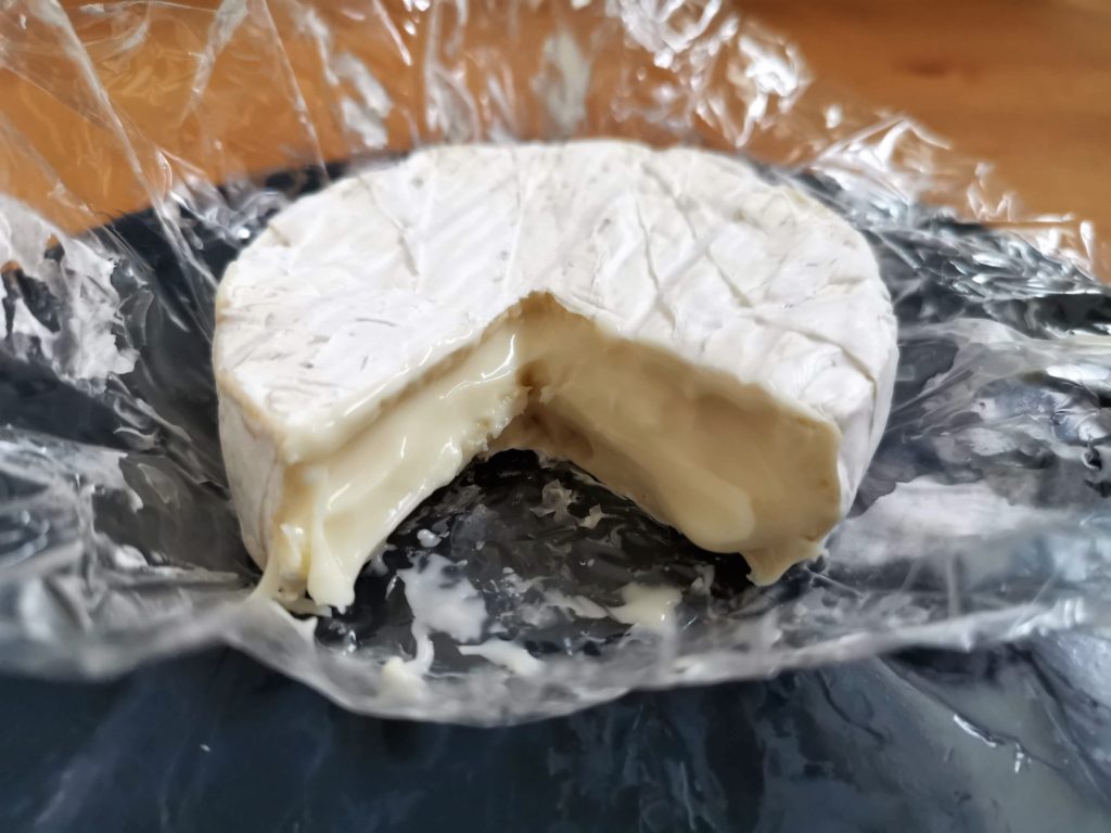 明治　カマンベールチーズ (3)