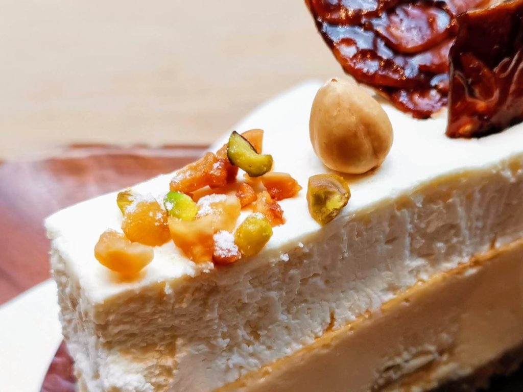 神保町【ディゾン】カマンベールマスカルポーネ　2層のチーズケーキ
