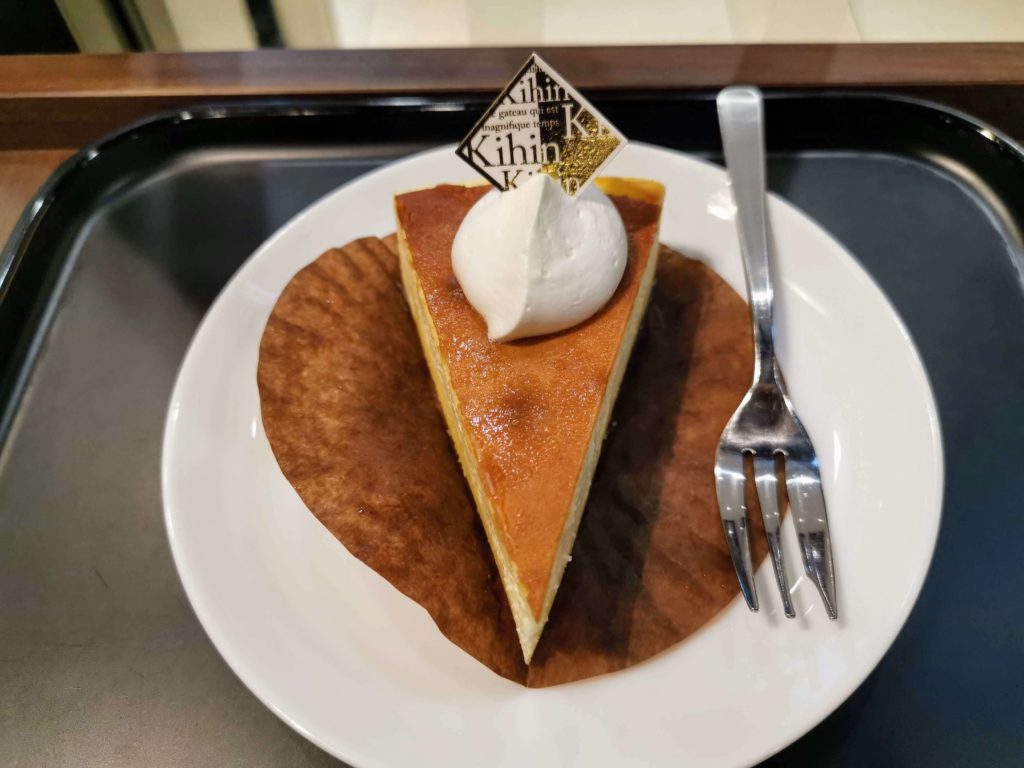 カフェカルディーノ「kihin」　バスクチーズケーキ
