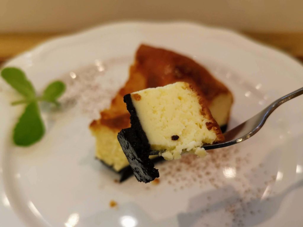 赤坂　ニュージーランドカフェ　自家製ベイクドチーズケーキ (1)