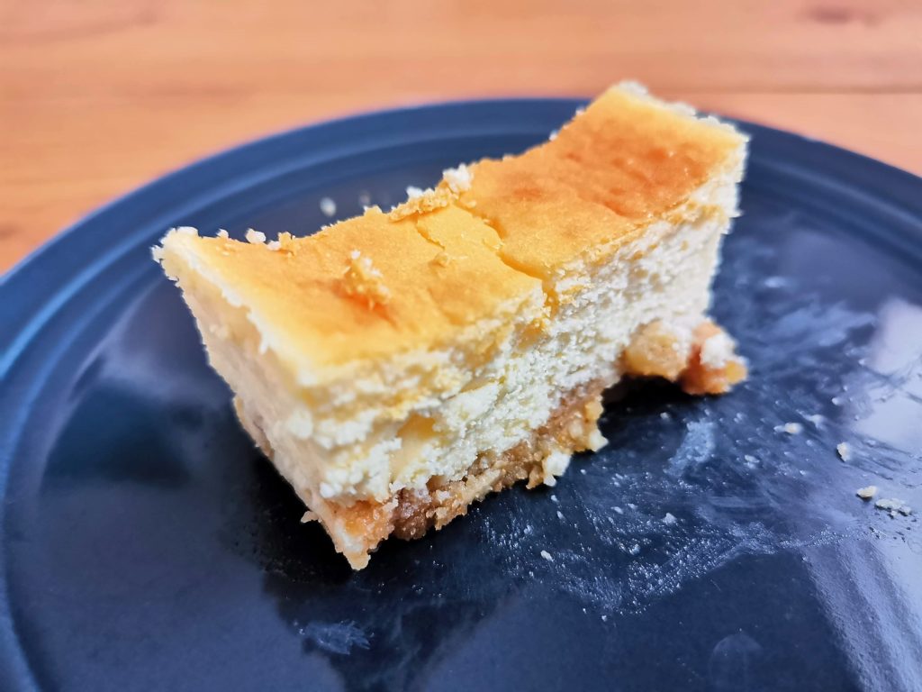 フレフレボン 濃厚バスク風チーズケーキ (16)_R