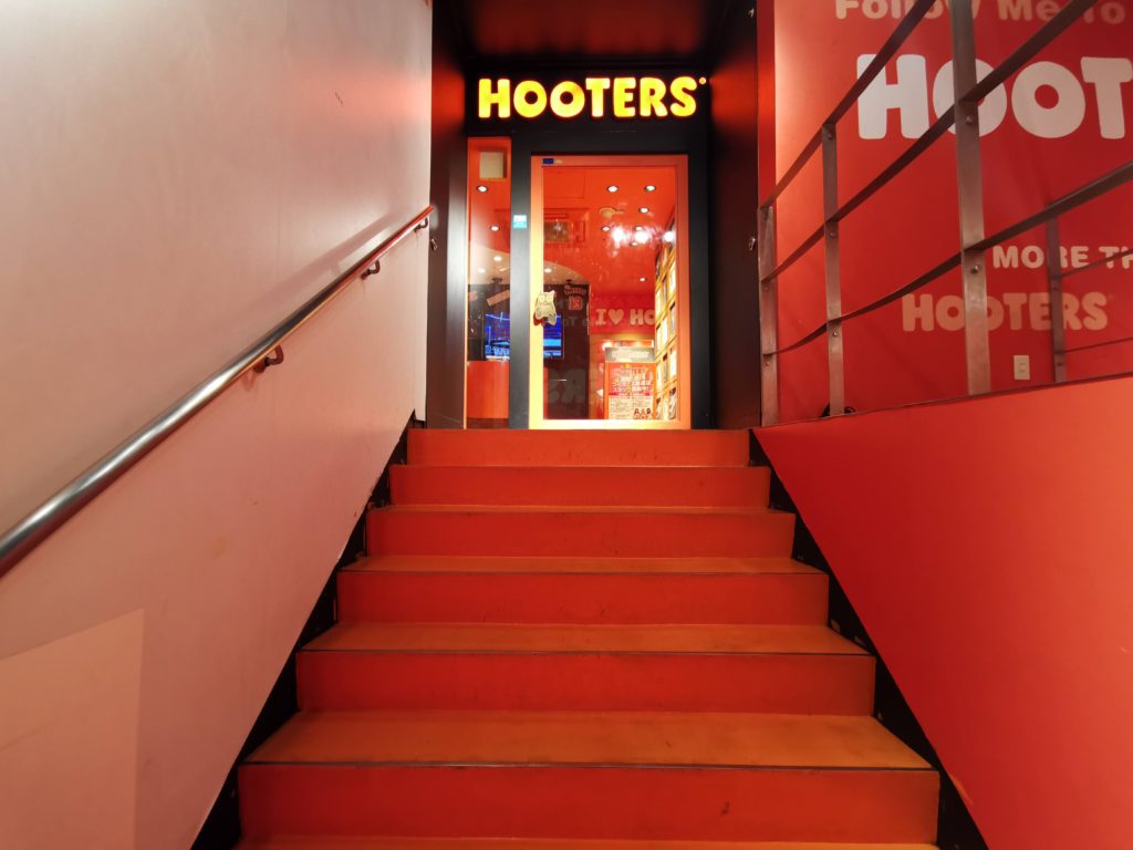 Hooters(フーターズ) (3)_R