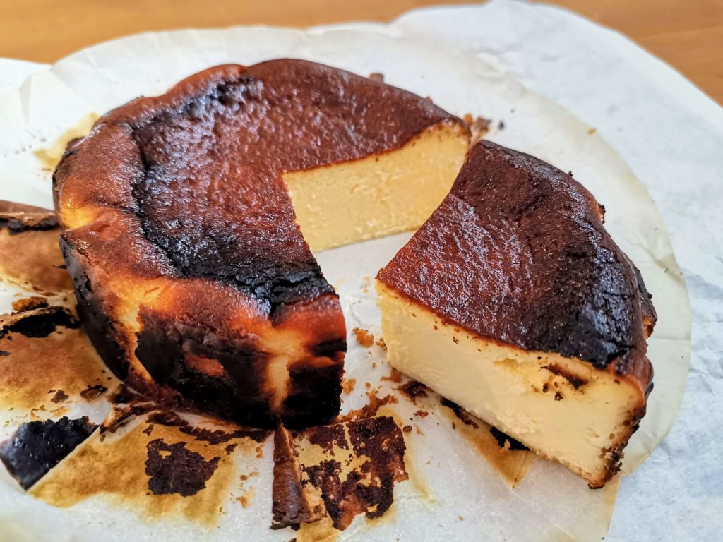 カオリーヌ菓子　バスクのチーズケーキ (15)