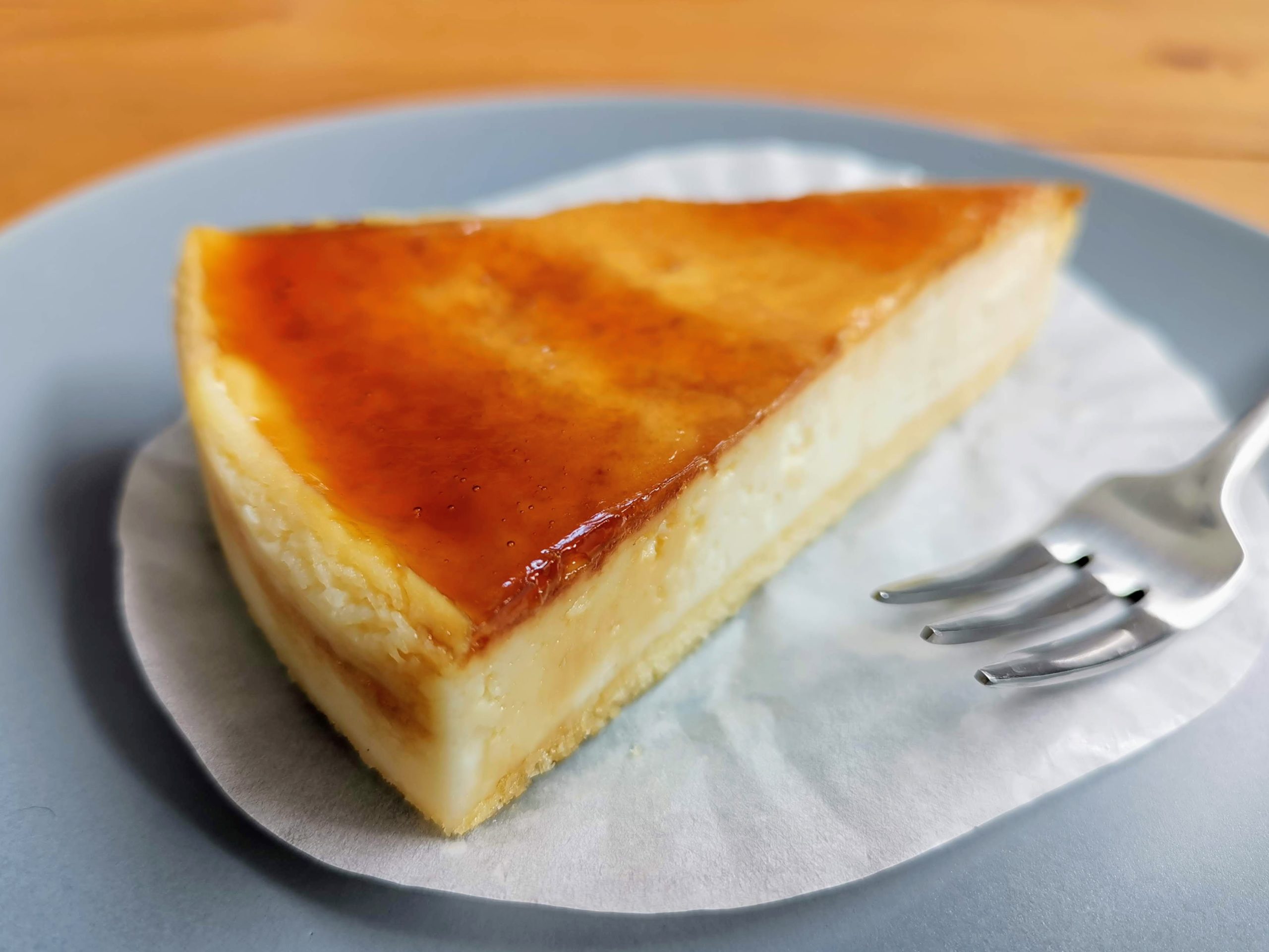イーストナイン　バスクチーズケーキ (5)