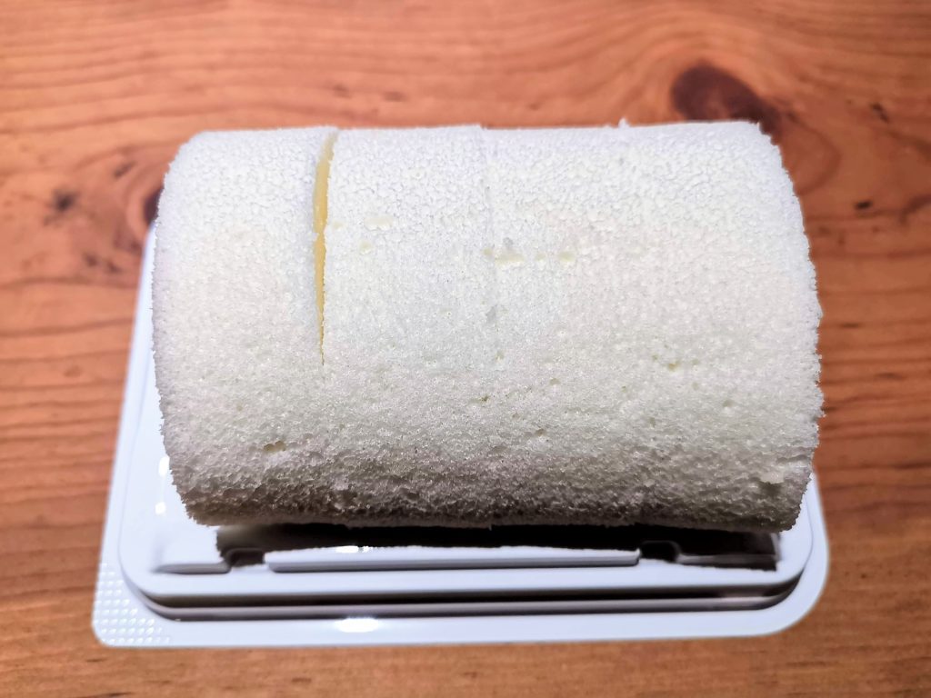 モンテール　チーズクリームロールケーキ (4)