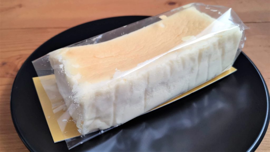 スイーツファクトリー・スリーズ「米粉をつかった北海道クリームチーズのとろける半熟スフレ」 (7)