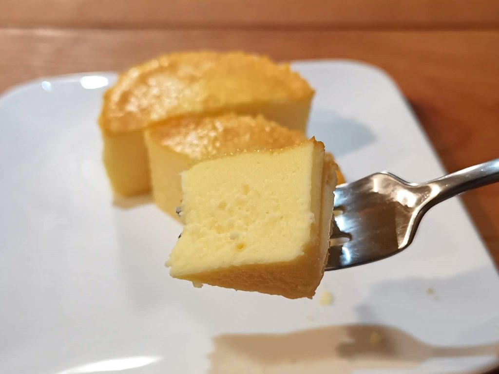 ファミリーマート　バスクチーズケーキ (5)