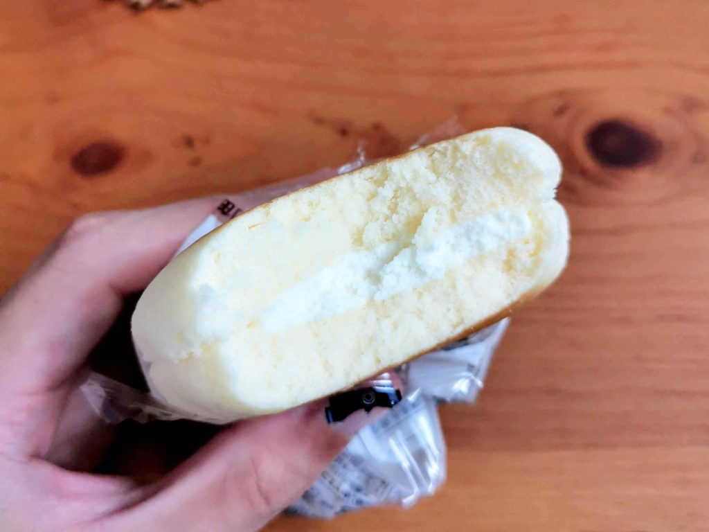 ヤマザキ・セブンイレブン　チーズ蒸しケーキサンド