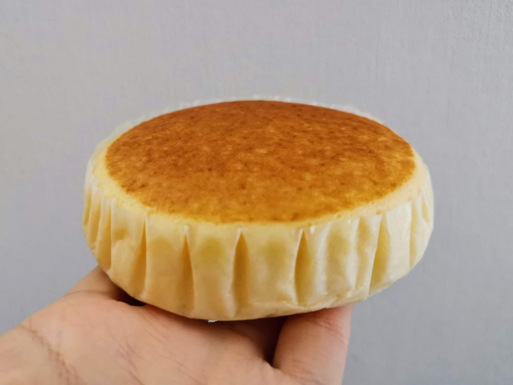 セブンイレブン　北海道チーズ蒸しケーキ (6)