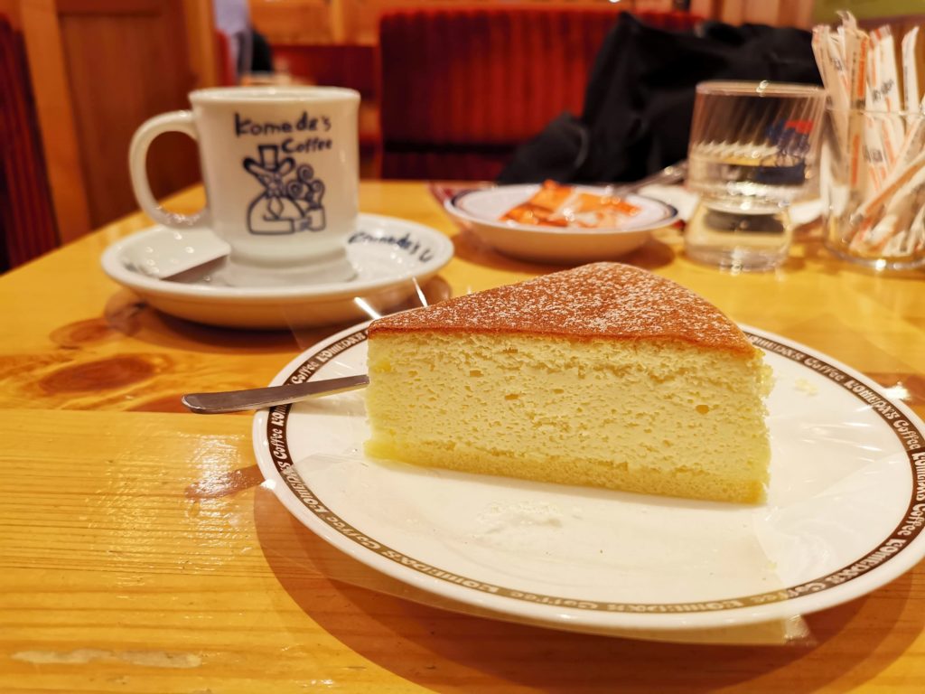 コメダ珈琲店　かろやかチーズ（チーズケーキ） (2)