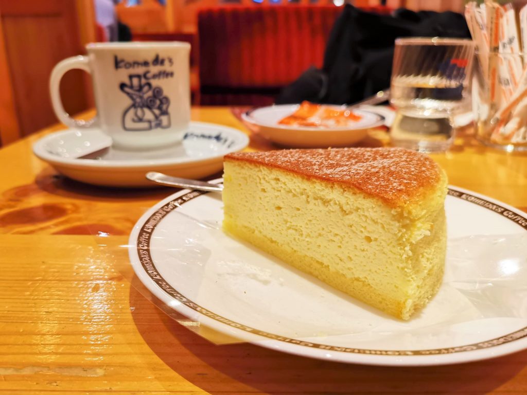 コメダ珈琲店　かろやかチーズ（チーズケーキ） (2)