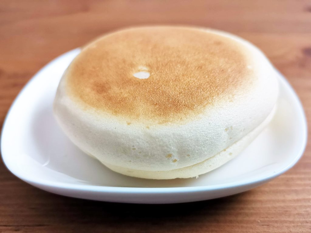 山崎製パンの焼きチーズスフレ（北海道産チーズ）