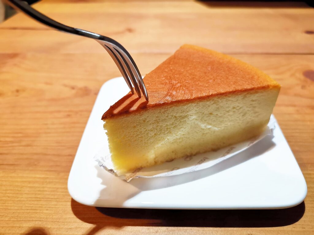 シャトレーゼ　ふわふわスフレチーズケーキ (1)_R