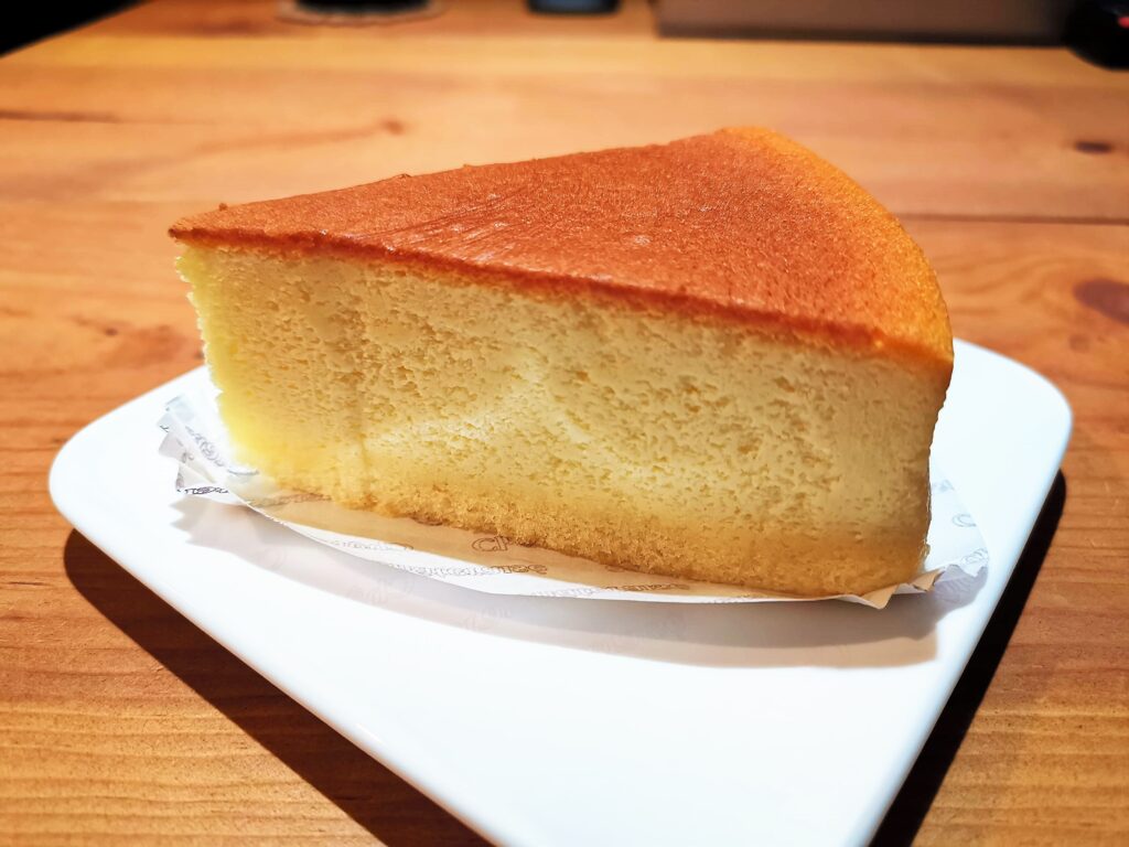 シャトレーゼ　ふわふわスフレチーズケーキ (3)_R