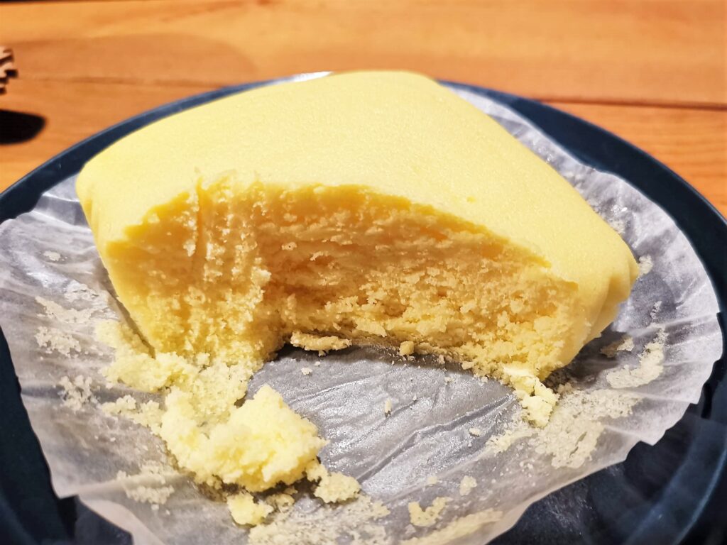 ファミリーマート　濃い味チーズケーキの写真 (11)