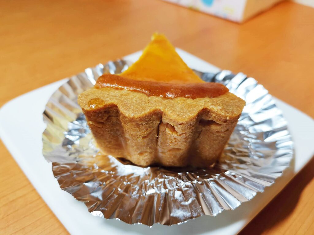 神田 近江屋洋菓子店 ベイクドチーズケーキの写真 (1)