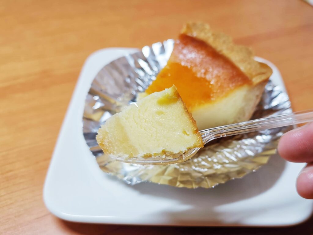 神田 近江屋洋菓子店 ベイクドチーズケーキの写真 (4)