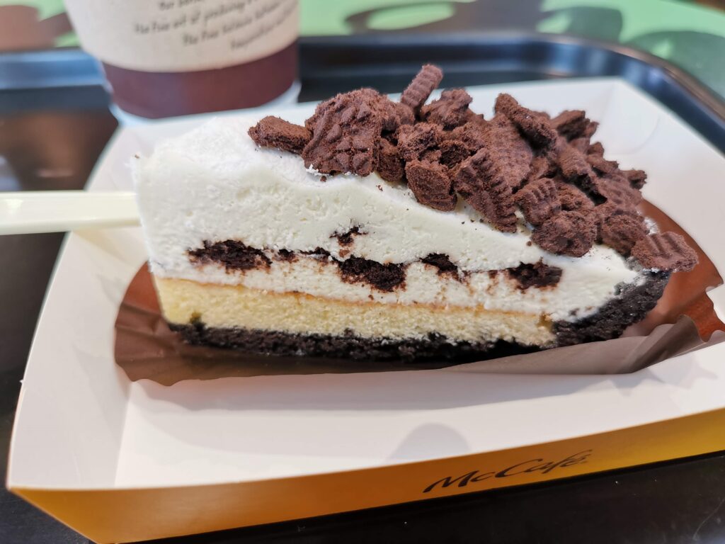 マクドナルド（McCafe by Barista マックカフェ バイ バリスタ）オレオクッキーチーズケーキの写真 (8)