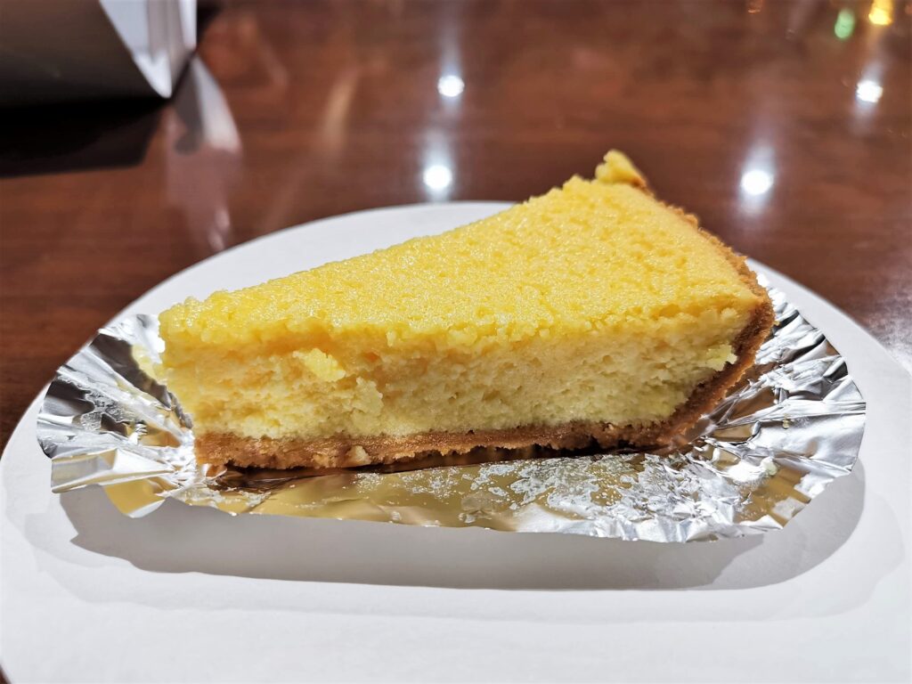 中野「カイルズ・グッド・ファインズ(アメリカンケーキ)」 のチーズケーキの写真 (2)