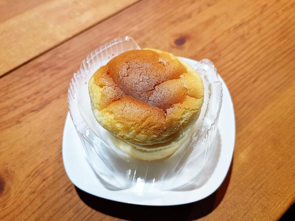 ローソン（山崎製パン）スフレのチーズケーキの写真 (4)