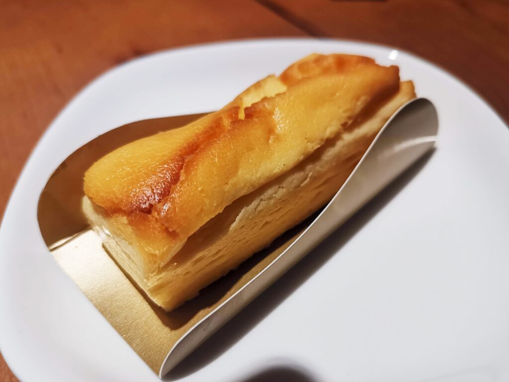湖のくに焼きチーズケーキ　喜楽長 (1)