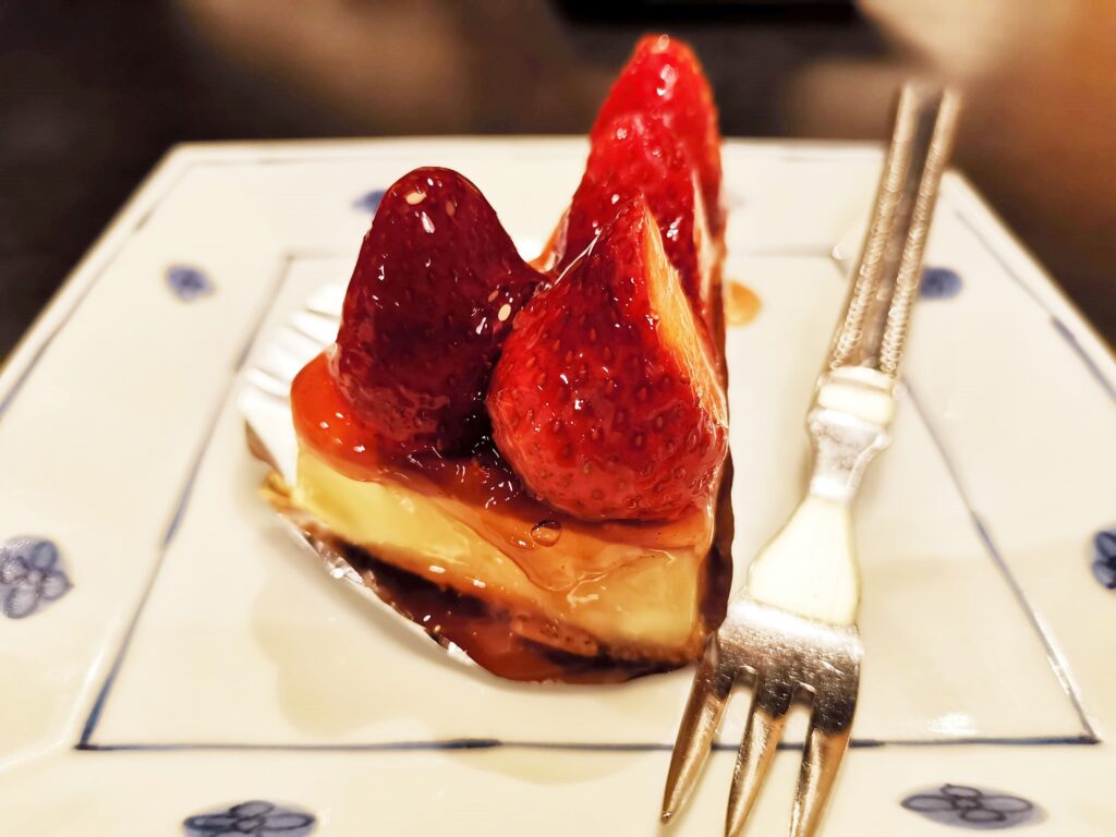 洋麺屋五右衛門の苺のレアチーズケーキの写真 (4)