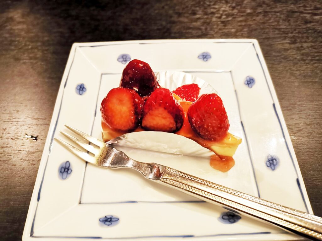洋麺屋五右衛門の苺のレアチーズケーキの写真 (3)