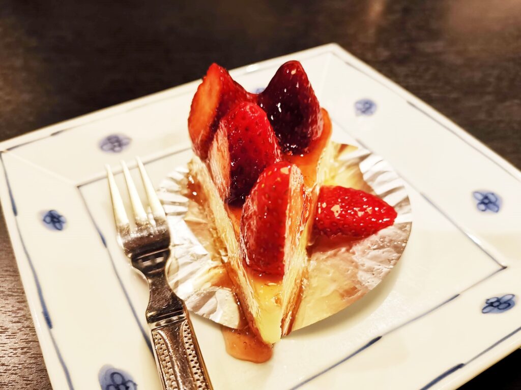 洋麺屋五右衛門の苺のレアチーズケーキの写真 (1)