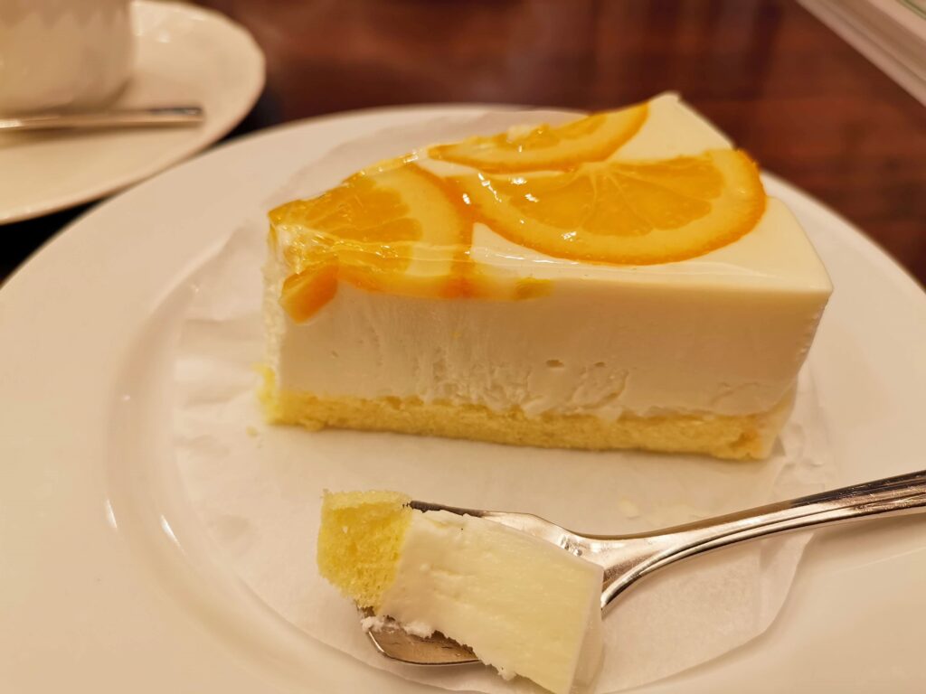 ルノアール　オレンジレアチーズケーキ (8)_R