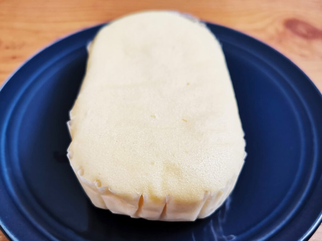 もへじ「北海道産マスカルポーネでつくった極チーズ蒸しパン」の写真 (2)