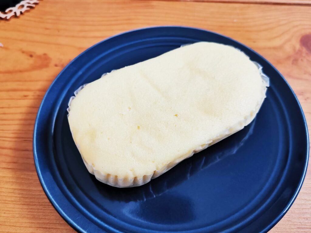 もへじ「北海道産マスカルポーネでつくった極チーズ蒸しパン」の写真 (4)