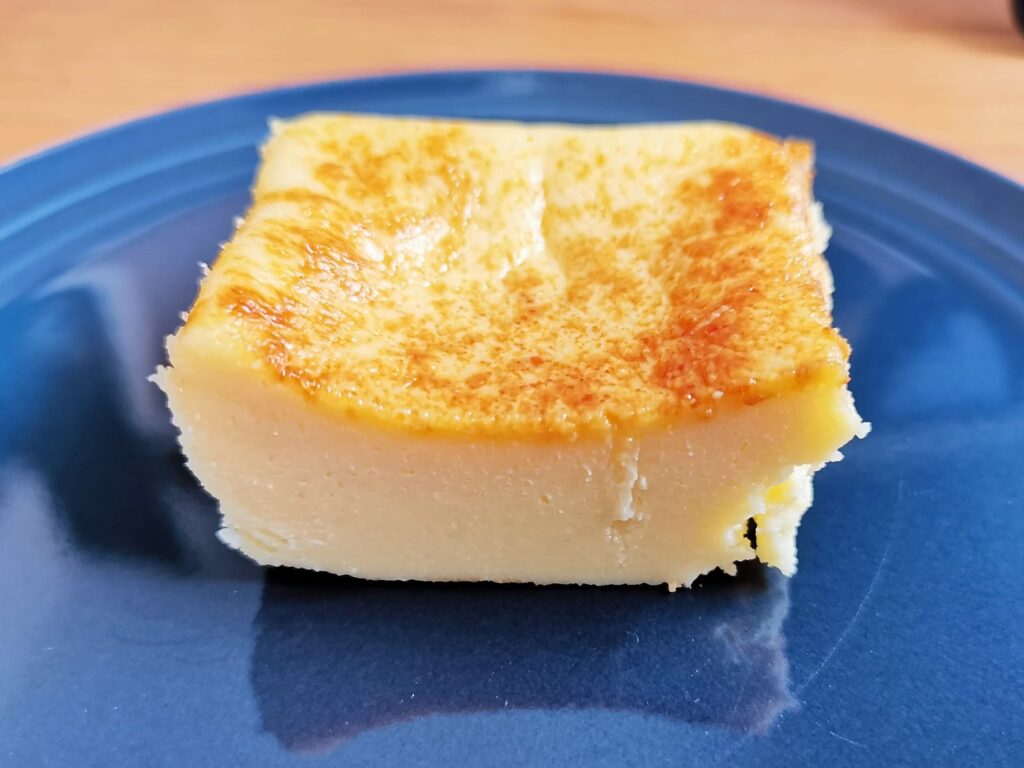 オイシス（ローソンストア100）バスク風カラメルチーズケーキ (7)