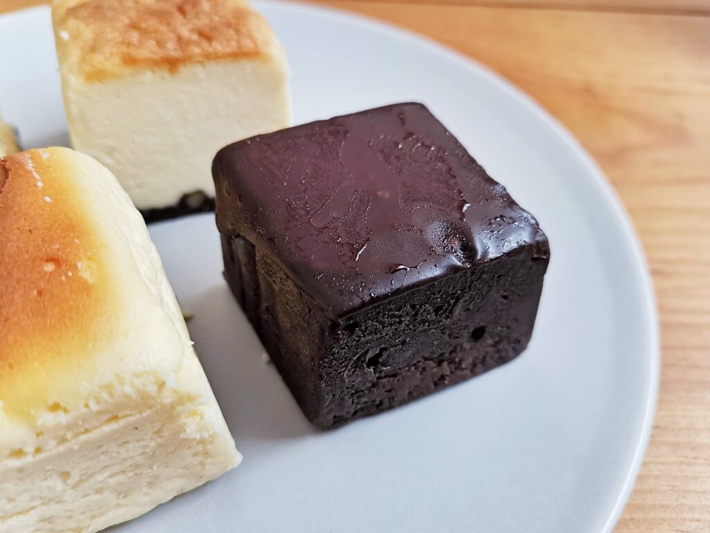 チーズケーキKAKA　濃厚チーズケーキ4種食べ比べセットの写真 (2)