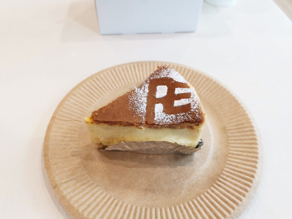 大森「プチエデン」のチーズケーキの写真 (1)