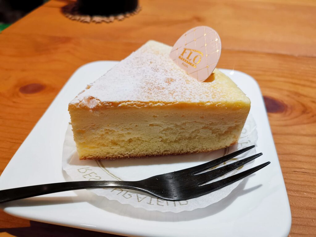 FLO（フロプレステージュ）のベイクドチーズケーキ (8)