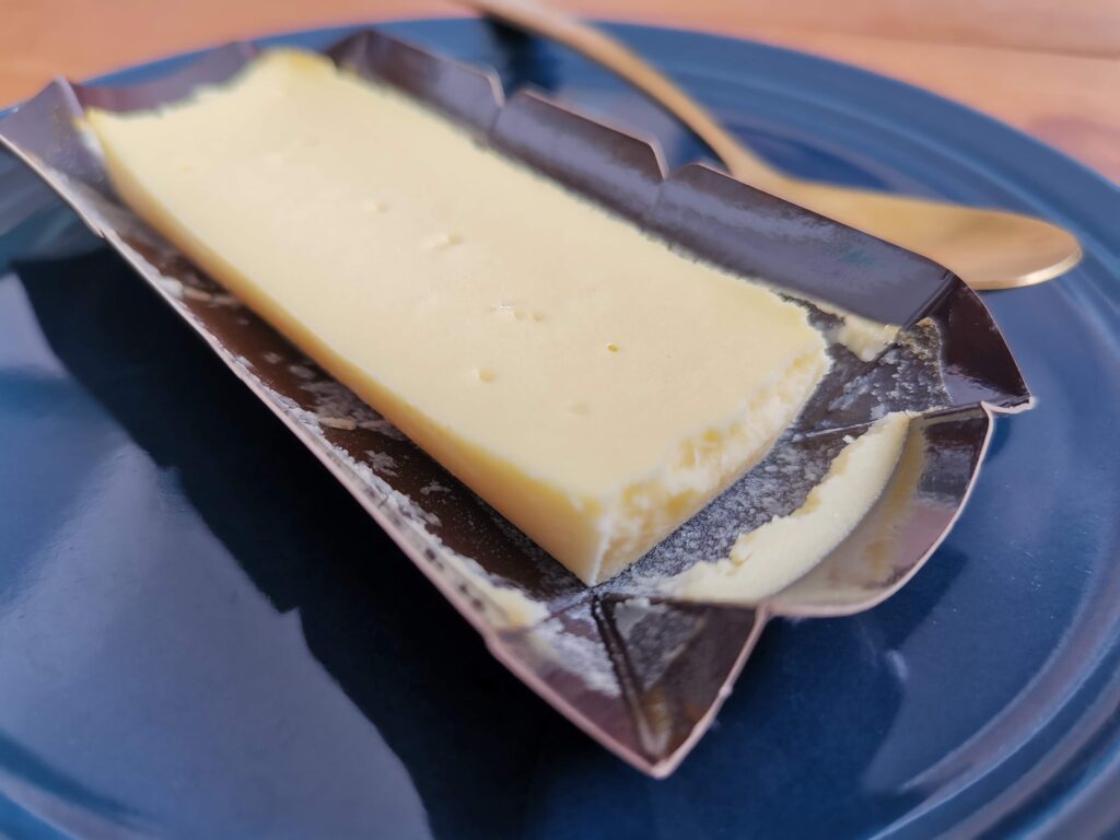 セブンイレブン「冷たく食べる濃厚スイーツ　クラシックチーズケーキ」 (3)
