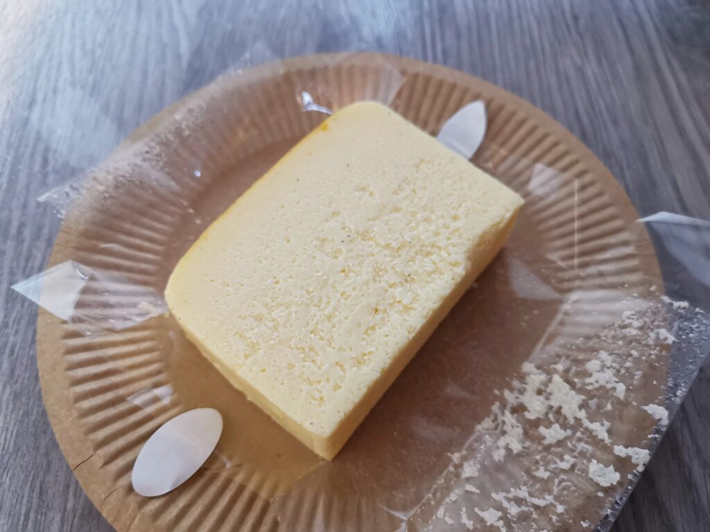 赤坂「チーズケーキプラス」のチーズテリーヌの写真 (2)