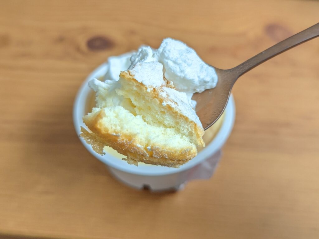 ローソン（山崎製パン）の「おぼれクリームのチーズスフレケーキ」 (10)