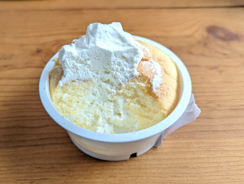 ローソン（山崎製パン）の「おぼれクリームのチーズスフレケーキ」 (12)